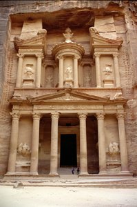 Facade af Khazneh Firaoun